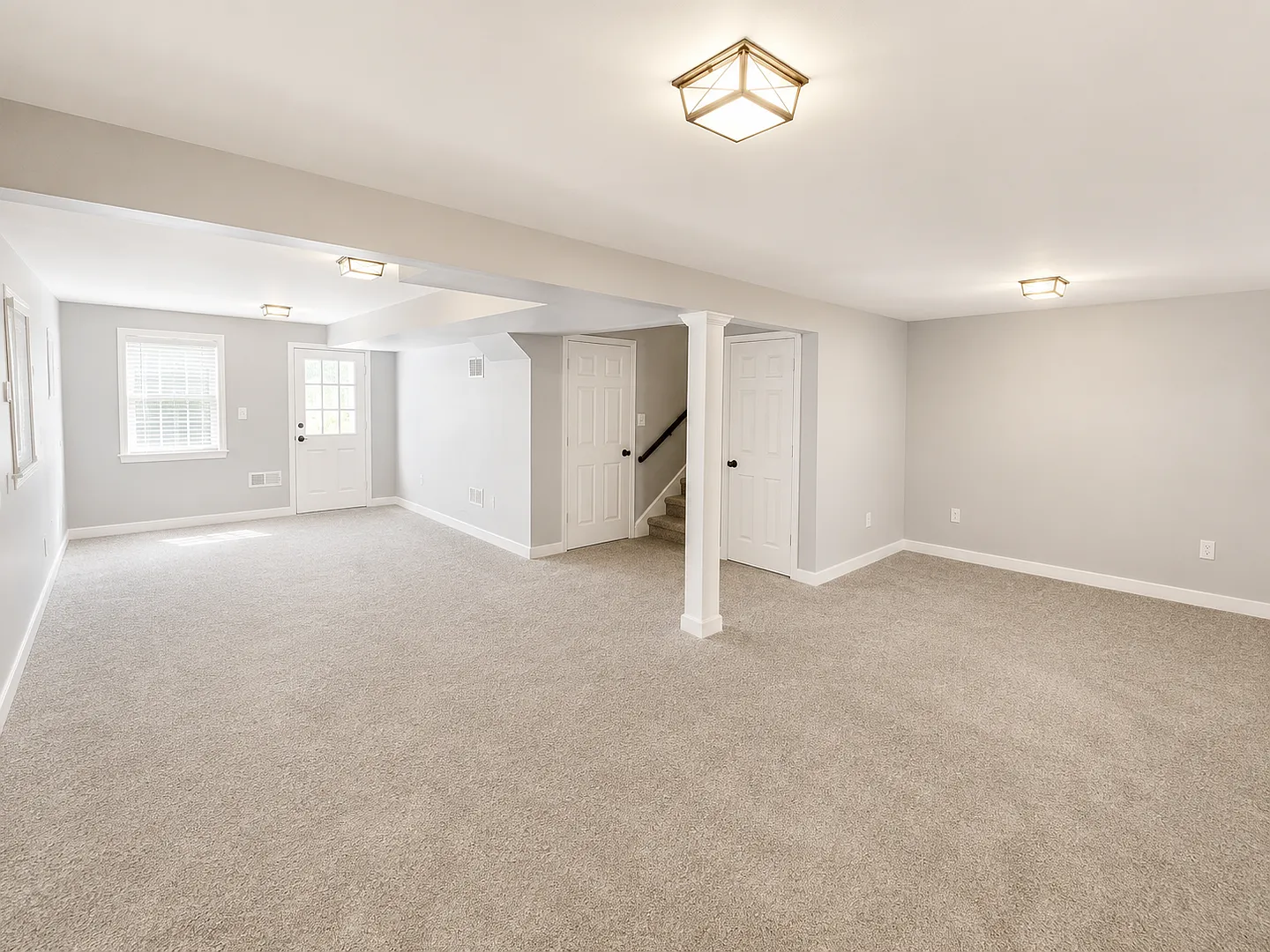 East End Corner Lot - Three bedroom! — Photo 4