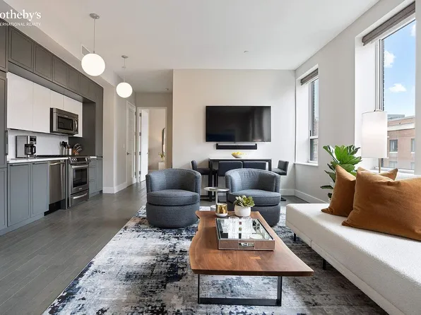 416 W 52nd St #622, New York, NY 10019