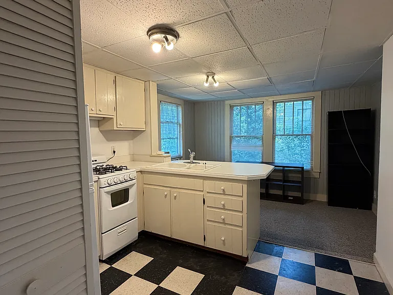 405 S Mendenhall St #8 — Photo 6
