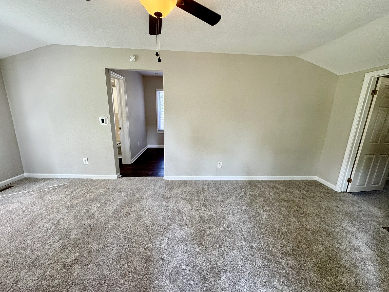 2 bed, 660 sqft, $1,100 — Photo 3