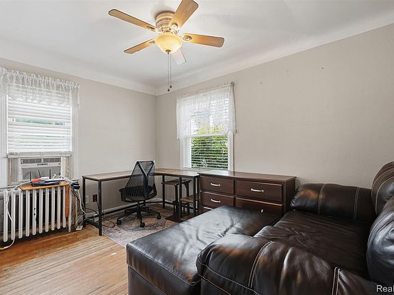 5th image of 1642 Lathers St