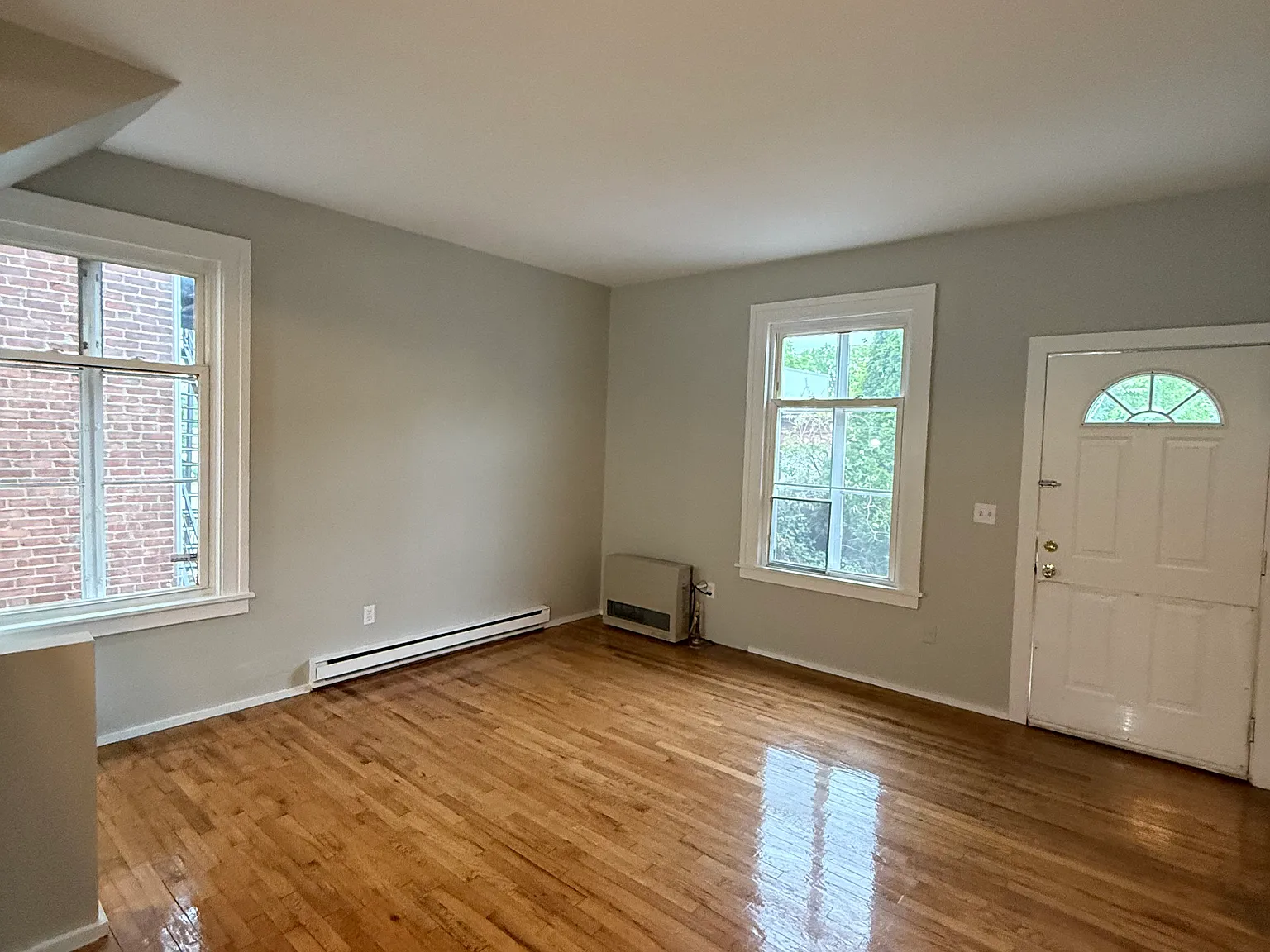 49 Warren St — Photo 2
