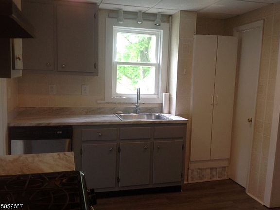 3rd image of 5 N Governor Haines St