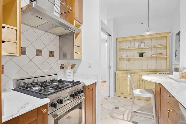 Sold by Keller Williams NYC | media 10
