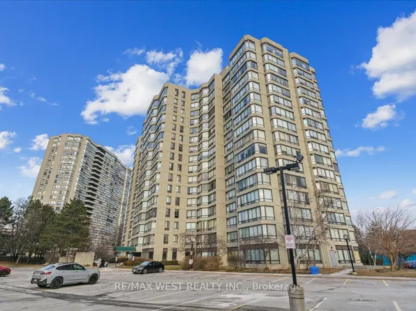 26 Hanover Rd #905, Brampton, ON L6S 4T2
