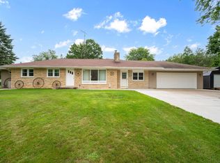 W222N8150 Plainview Pkwy, Lisbon, WI
