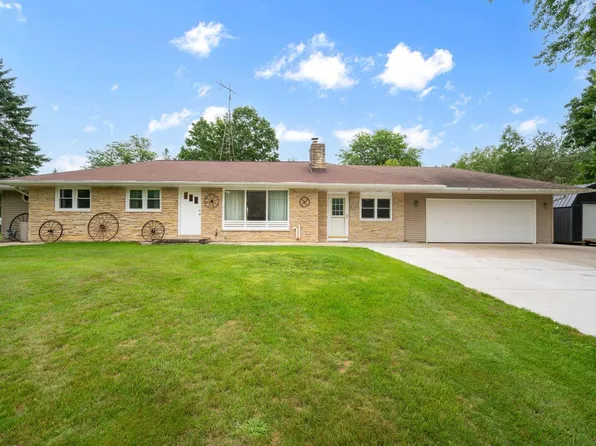 W222N8150 Plainview PARKWAY, Lisbon, WI 53089