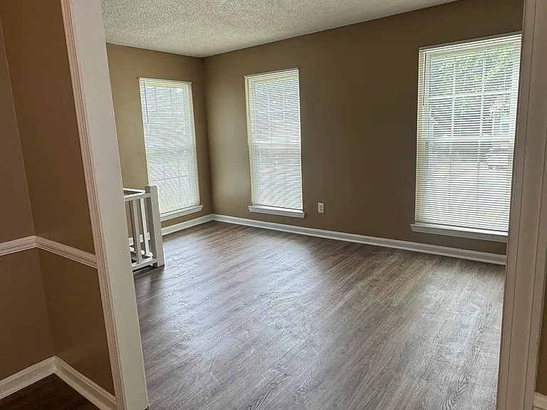 5139 Cornell Dr — Photo 6