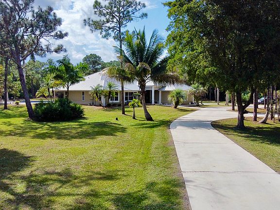 2nd image of 2884 SE Ranch Acres Circle