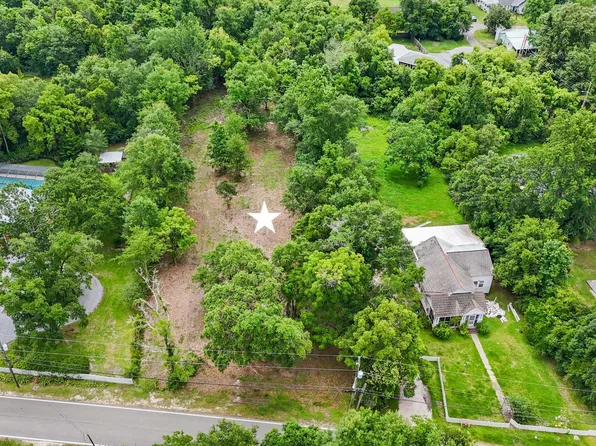 521 Jeff Davis Ave, Waveland, MS 39576