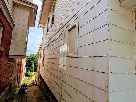 2nd image of 403 Spruce Ave
