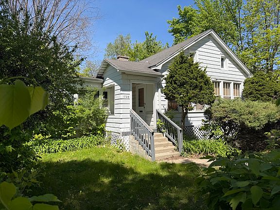 2nd image of 1728 Brown Ave