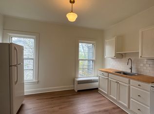 13 S Franklin St #2, Athens, NY 12015