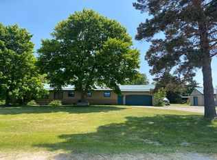 6890 N Peoples Rd, Edmore, MI 48829