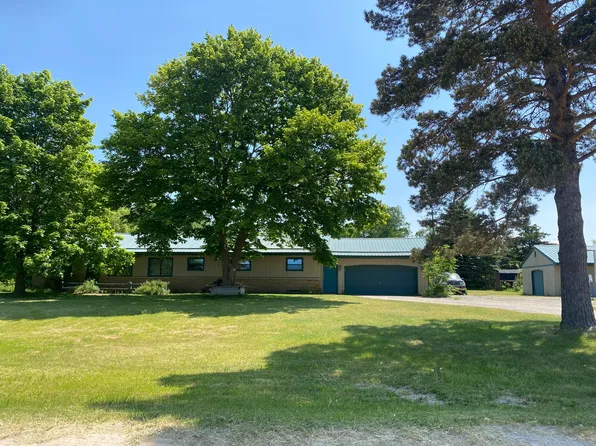 6890 N Peoples Rd, Edmore, MI 48829