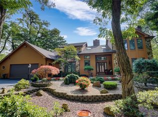 14 Ridgeway Ests, Rochester, NY 14626