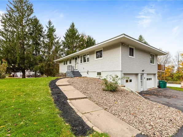3 Salisbury Dr, New Hartford, NY 13413