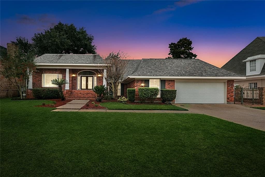 81 Chateau Mouton Dr