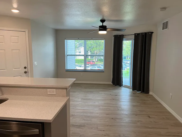 2592 Grassy Point Dr #212 — Photo 5