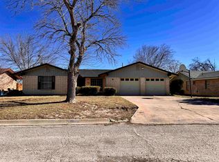 205 Crestline Dr, Del Rio, TX 78840