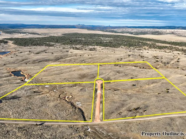 4 Bennyhaha St, Moorcroft, WY 82721