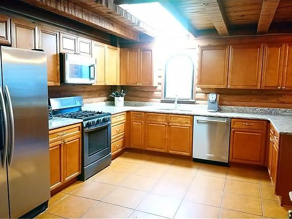 3rd image of 164 Riverwoods Dr