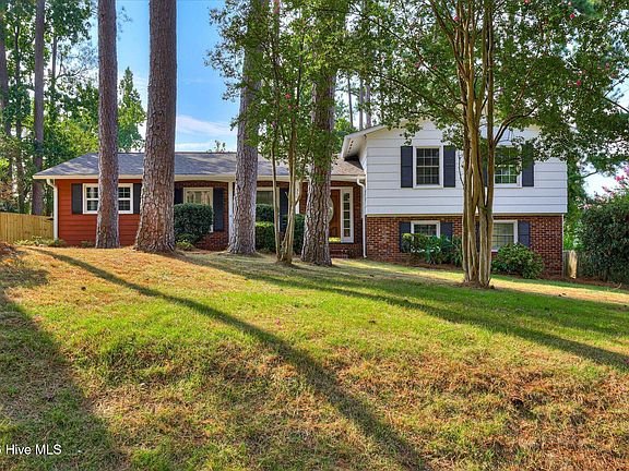 3rd image of 3508 Jamaica Drive