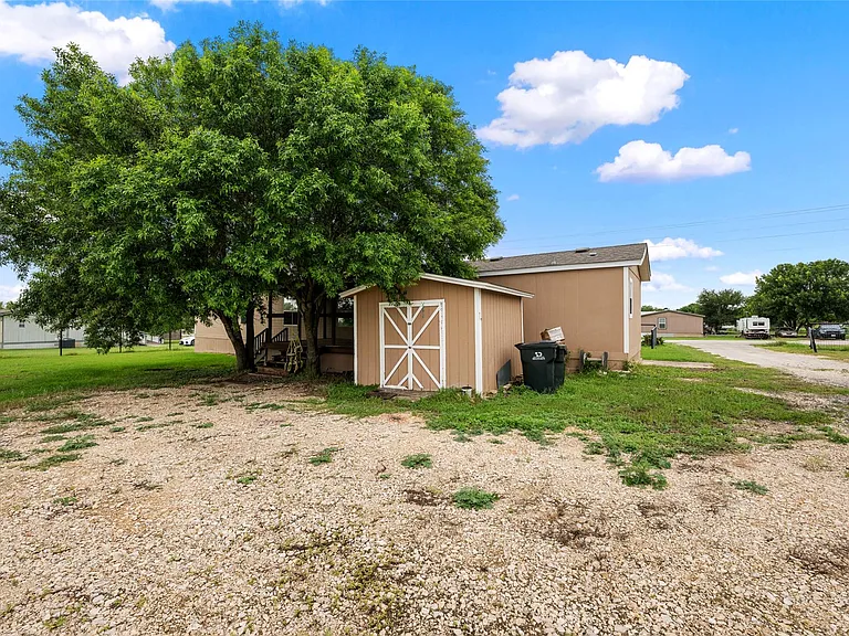 360 Shady Oaks #A — Photo 24