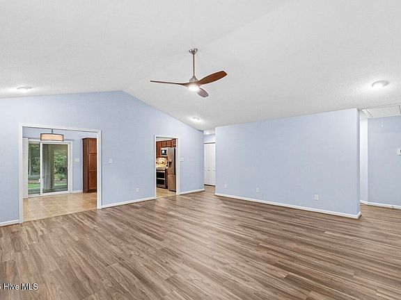5th image of 315 Sugarberry Court
