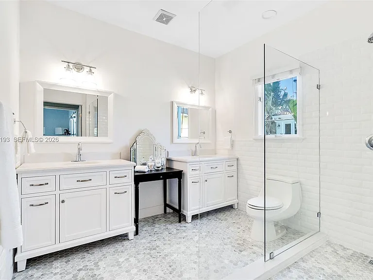 3930 Crawford Ave — Photo 15