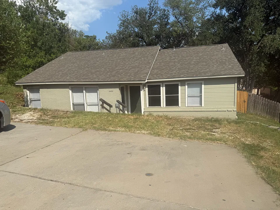 6405 Auburn Dr #B