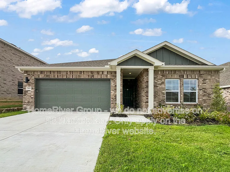 454 Suffolk Dr — Photo 1