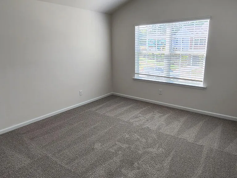 7104 N Mills Rd — Photo 18