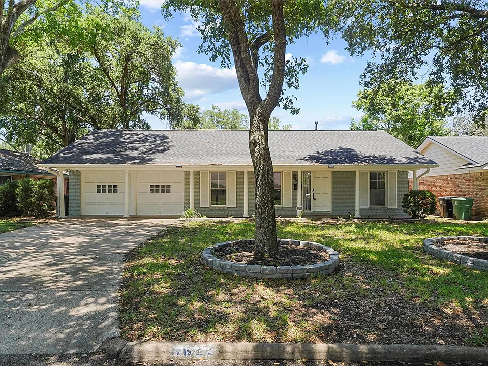 9622 Fairdale Ln