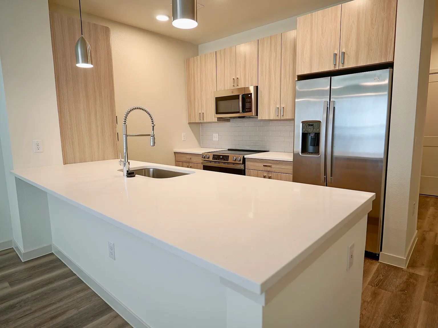 1 bed, 840 sqft, $1,295 — Photo 1