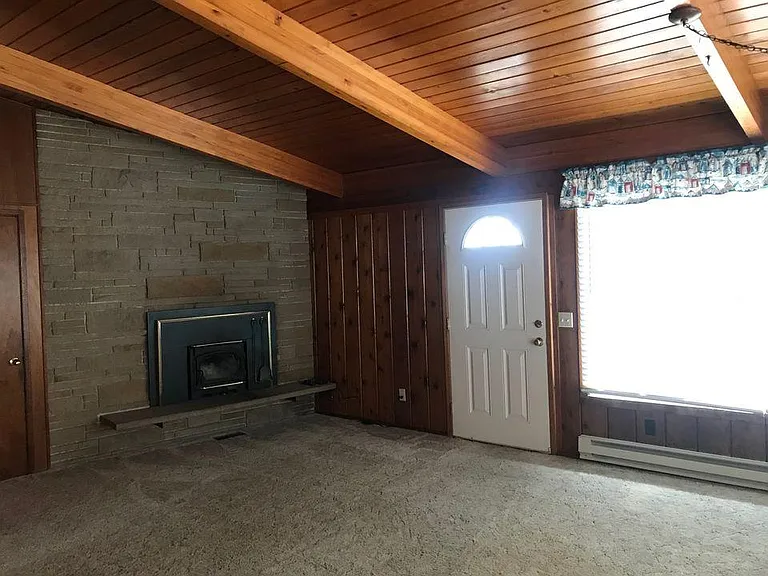 43 Beach Dr — Photo 6