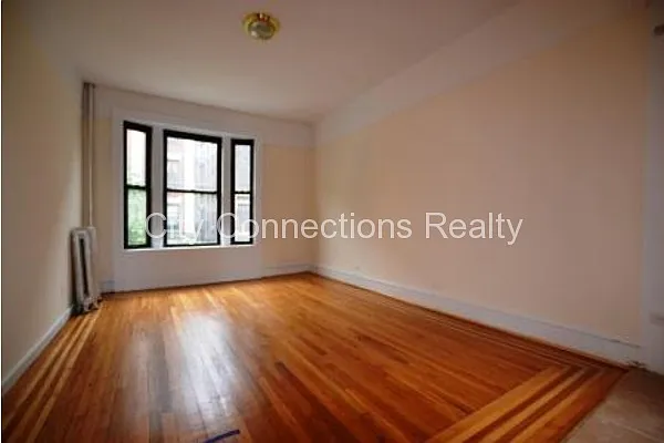 Rented by City Connections Realty | media 15