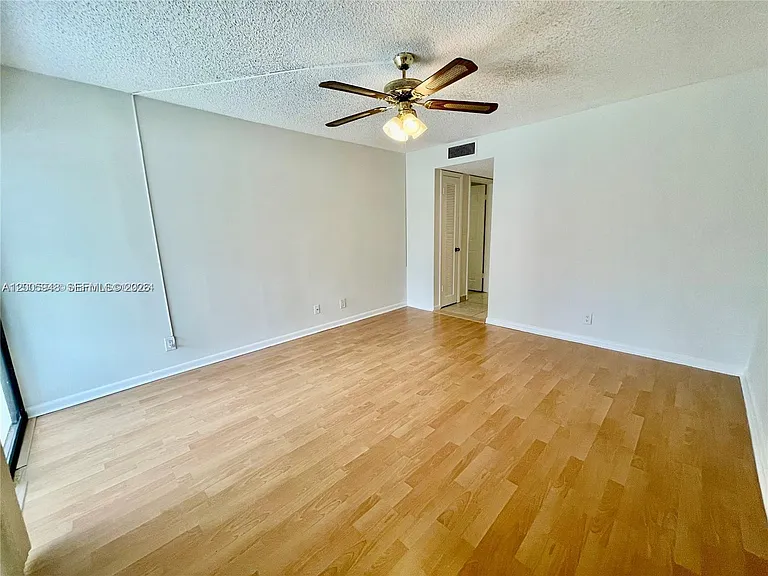 2320 S Cypress Bend Dr #204 — Photo 18