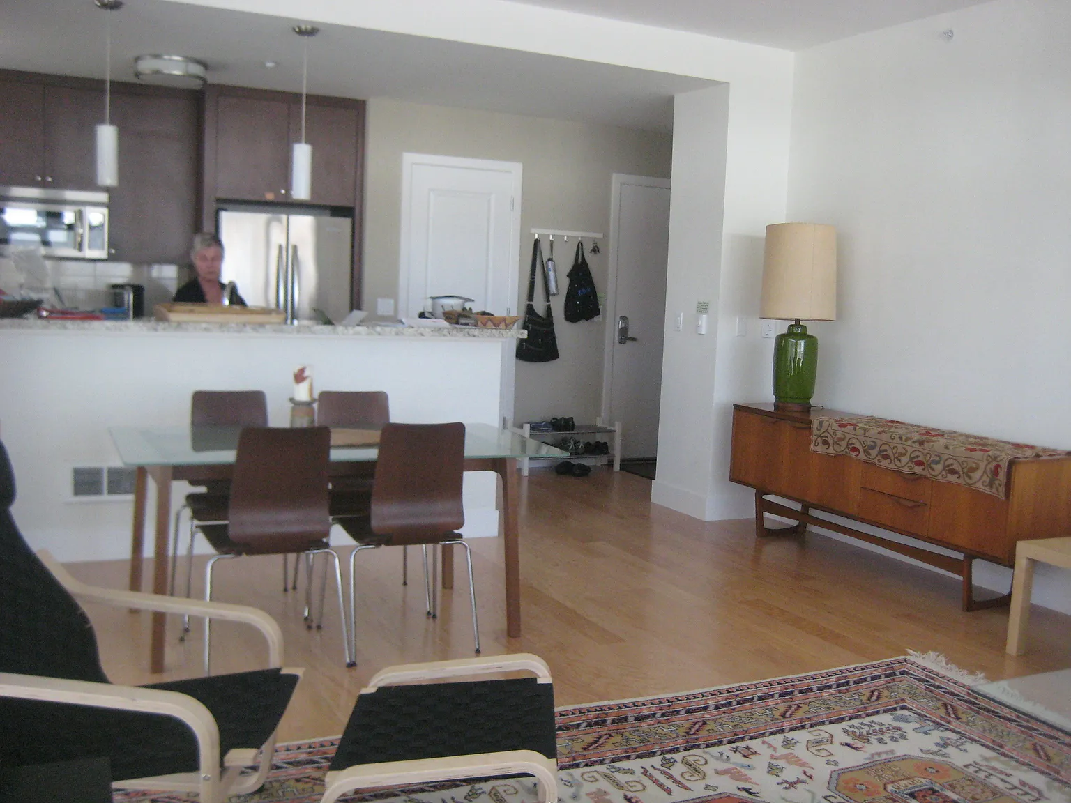 1 bed, 1.0 bath, 850 sqft, $4,100 — Photo 2