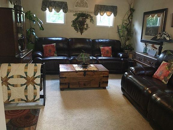 Living room... very inviting