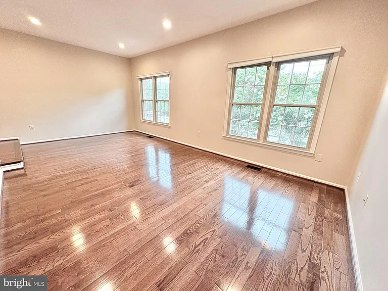 5111 Heritage Ln — Photo 23