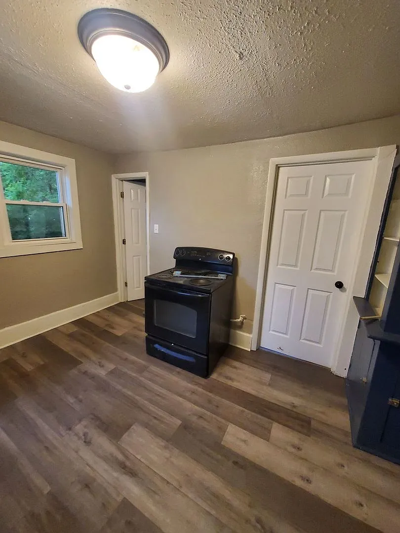 1918 S. 5th Pl. (Rear Duplex) (Ace Property) — Photo 3