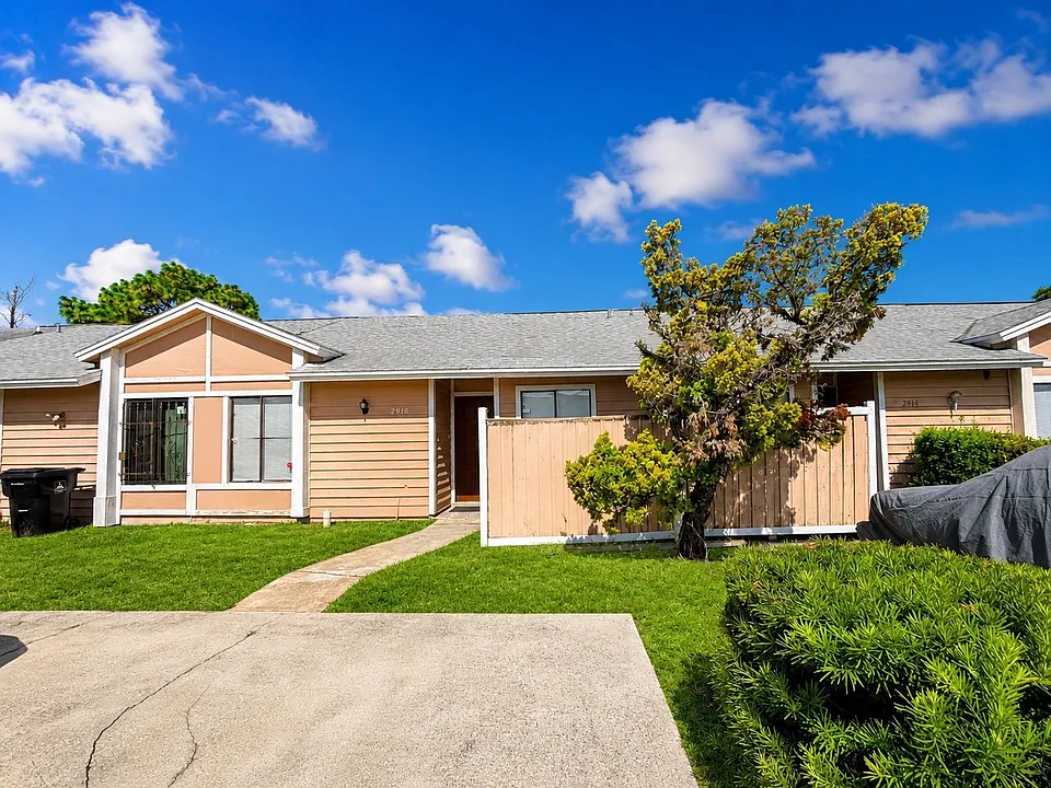 2910 Western Willow Ter