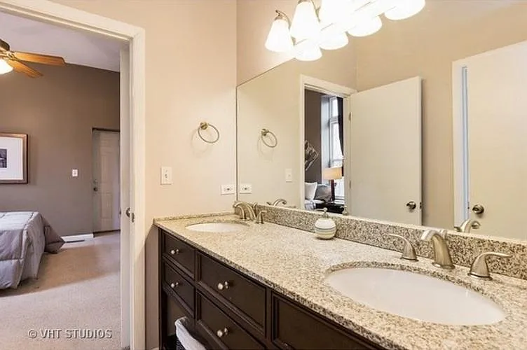 1521 N Paulina St #1R — Photo 3