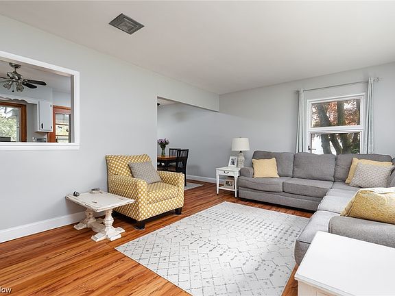 5th image of 777 Eastlawn St