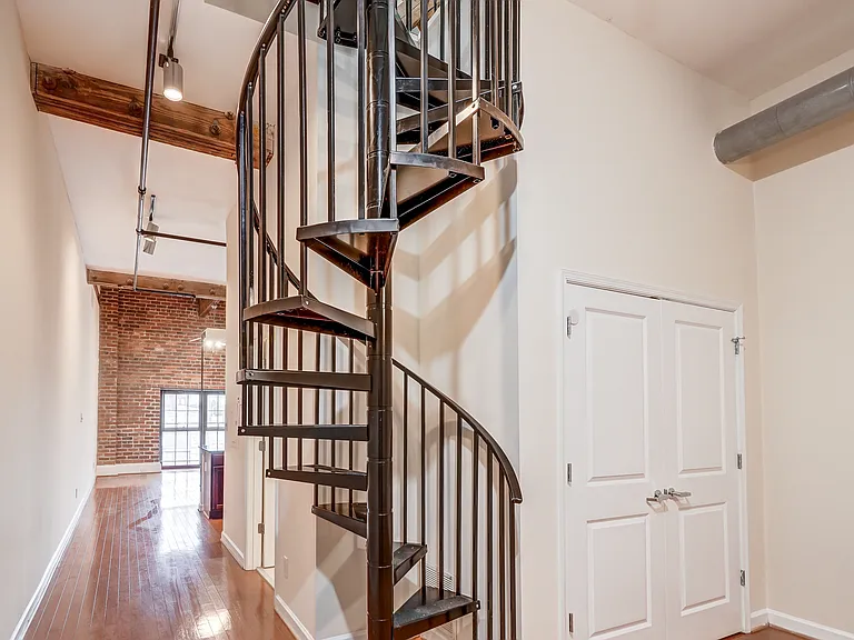 815 Porter St #407 — Photo 8