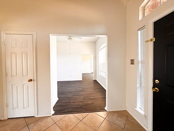 Hall looking into Formal sitting