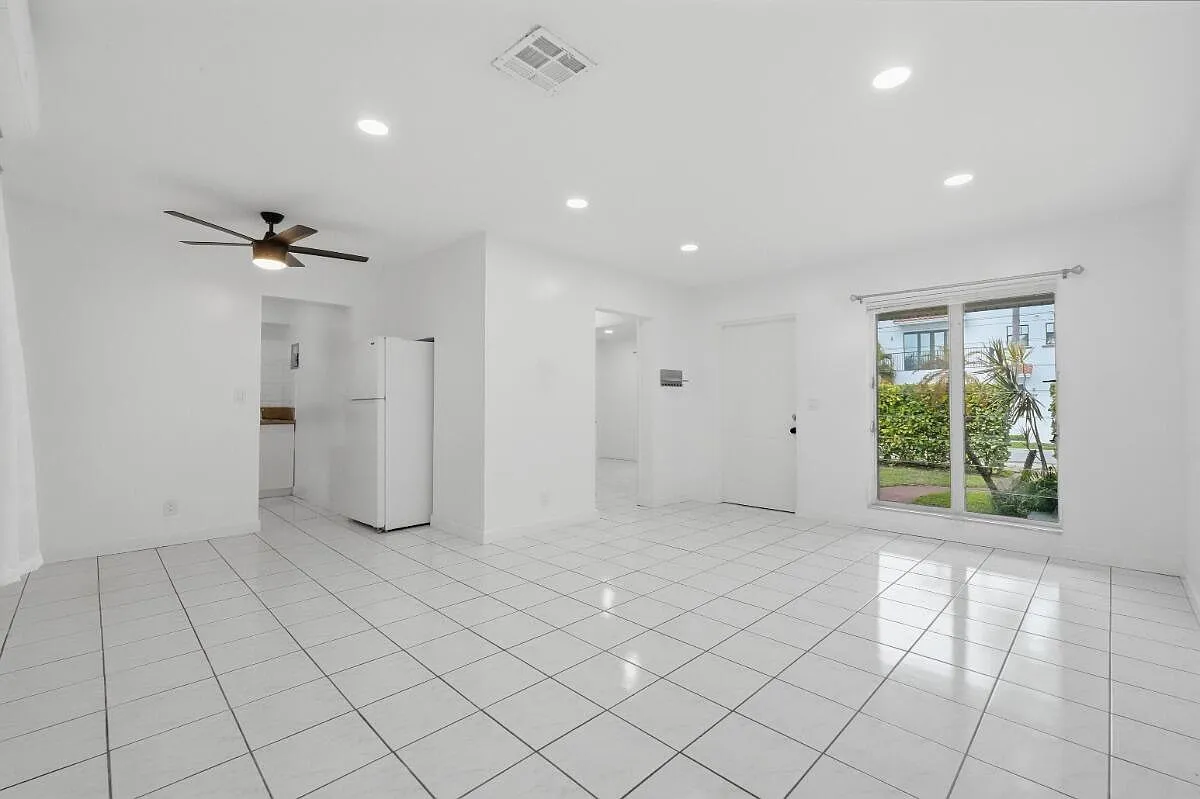 1 bed, 1.0 bath, 1980 sqft, $1,800 — Photo 4