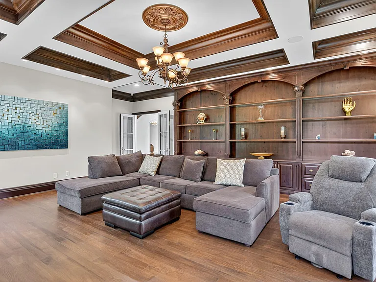 377 E Coconut Palm Rd — Photo 15