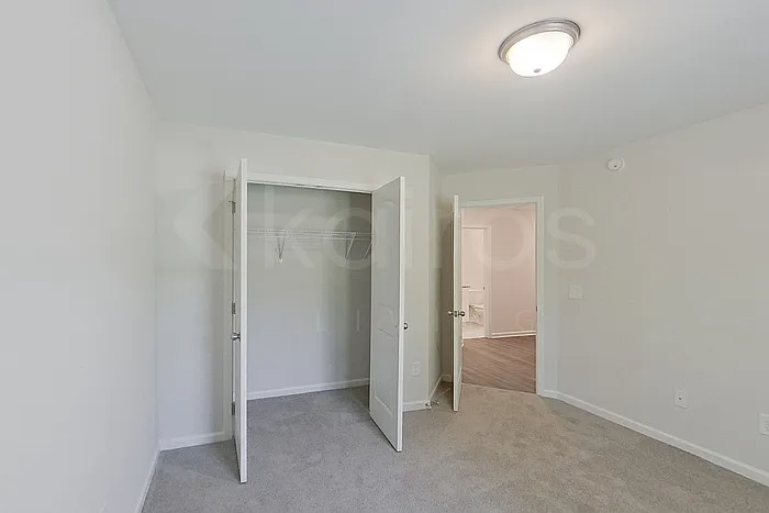 111 Live Oak Dr — Photo 16
